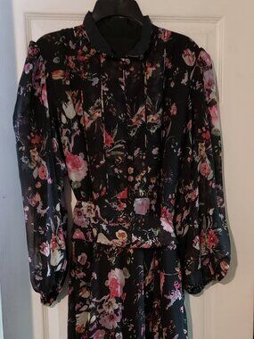 Sue Sartor L Black Floral Overlay Dress